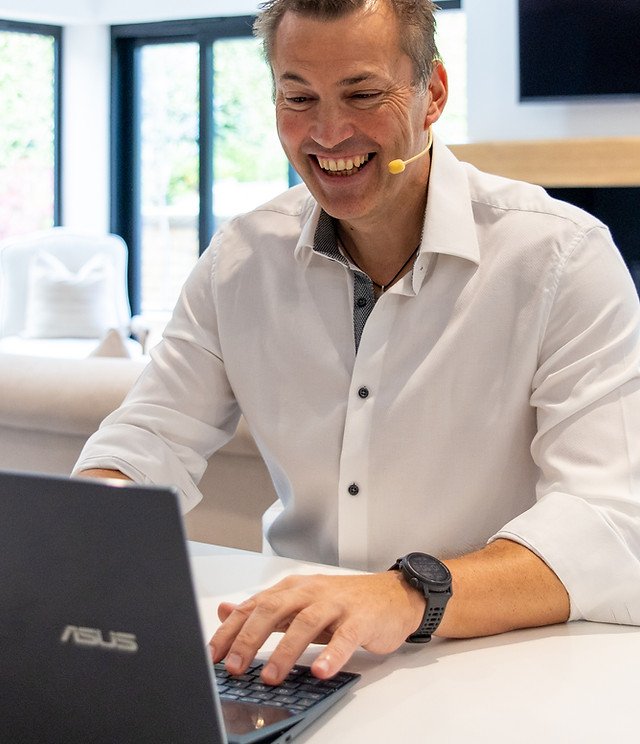 Darren Tebbenham on a one-to-one executive health coaching call